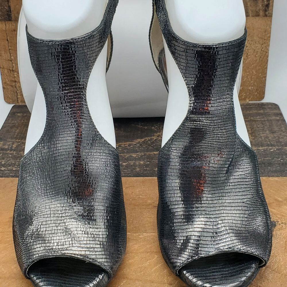 Michael Kors SEXY stunning zip up dark pewter high heels sz 6 - Picture 2 of 3